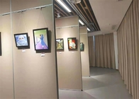 Galerie, die bewegliche Trennwand-Schaukasten-modulare Trennwand-Systeme hängt